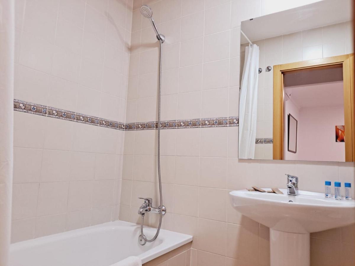 Apartamentos Turisticos Taymar Chiclana de la Frontera Kültér fotó