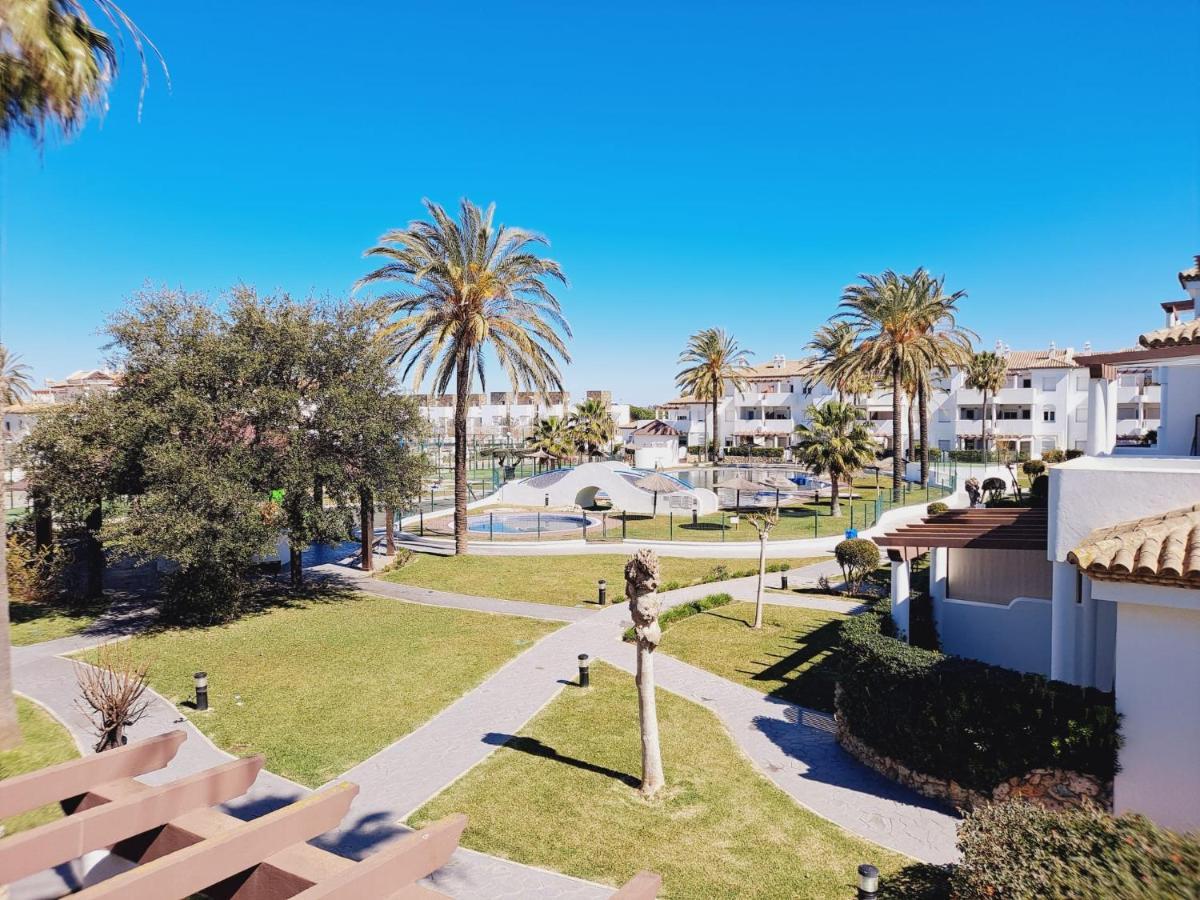 Apartamentos Turisticos Taymar Chiclana de la Frontera Kültér fotó